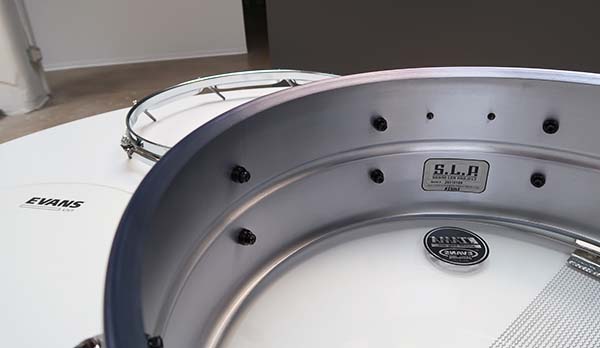 Snare drum deals bearing edge