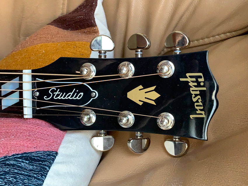 Gibson Hummingbird Studio Rosewood headstock detail