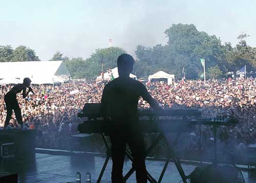 Keyboardist Greg Spero accompanying Halsey