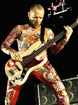 Flea's 1961 Fender Jazz Bass (image source: feelnumb.com)