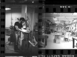 Stuart Spector in his workshopStuart Spector in his workshop