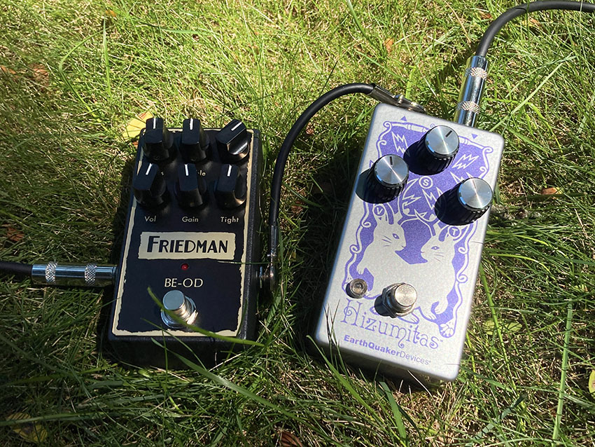 EarthQuaker Devices Hizumitas Fuzz running into the Friedman BE-OD.