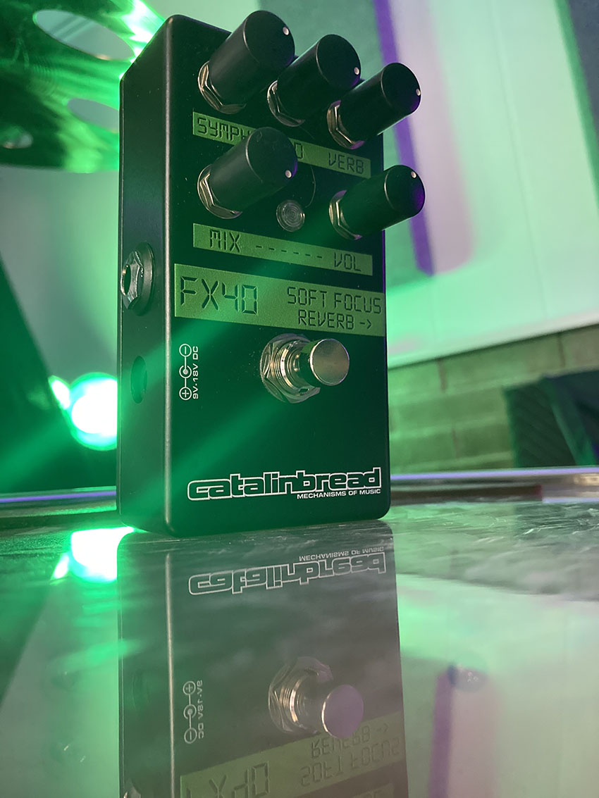 Shoegaze-in-a-Box: Catalinbread Soft Focus FX40 - zZounds Music Blog