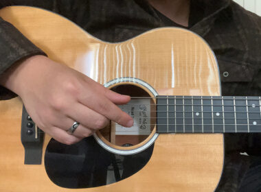 A Beginner’s Guide To Fingerpicking