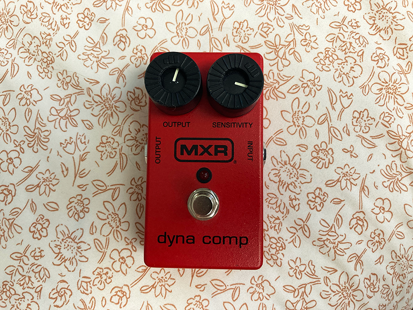 An MXR Dyna Comp compressor pedal set to high sensitivity.