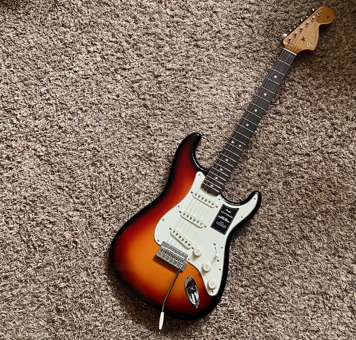 Fender Vintera III Late '60s Strat shot 2